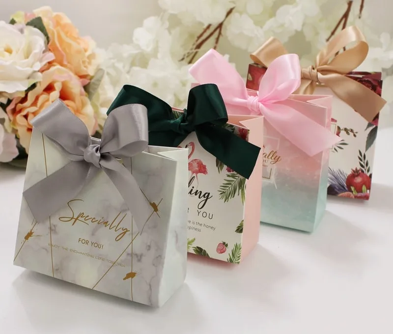 Mẫu Túi Giấy Đựng Mỹ Phẩm