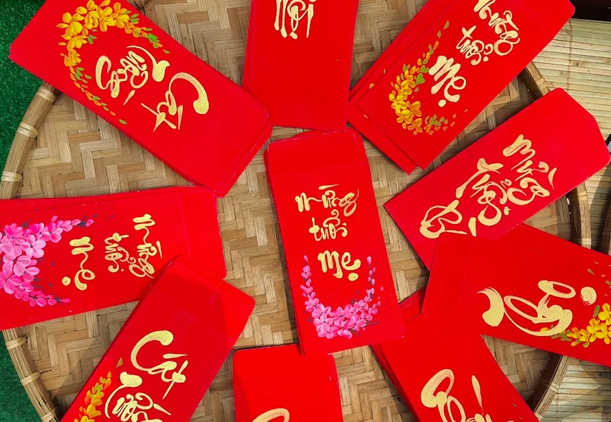 Gợi Ý 5 Ý Tưởng Trang Trí Tết Bằng Bao Lì Xì Cho Tết Thêm Đặc Sắc 8 Trang Tri Tet Bang Bao Li Xi 2 Gợi Ý 5 Ý Tưởng Trang Trí Tết Bằng Bao Lì Xì Cho Tết Thêm Đặc Sắc | In Đồng Lợi | 8