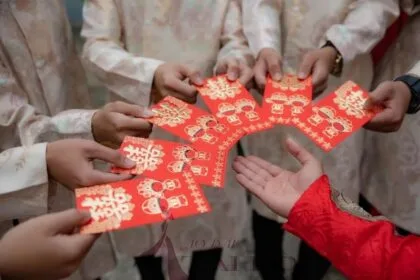 Tiền Lì Xì Bưng Quả