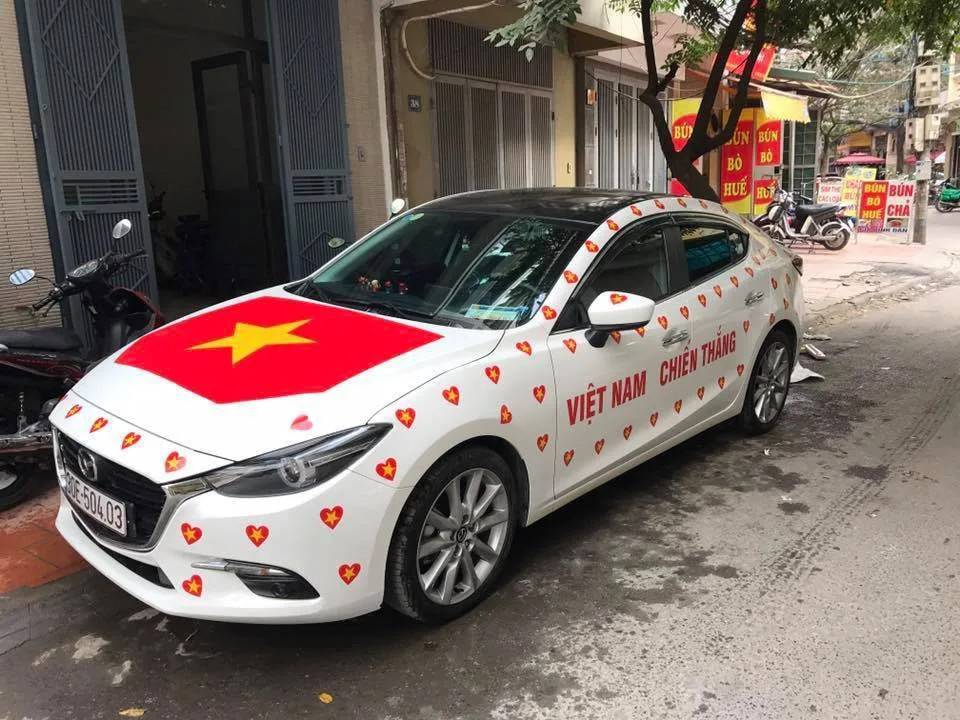 Sticker Cờ Việt Nam Dán Xe, Dán Mũ Bảo Hiểm Giá Rẻ Tại Hà Nội