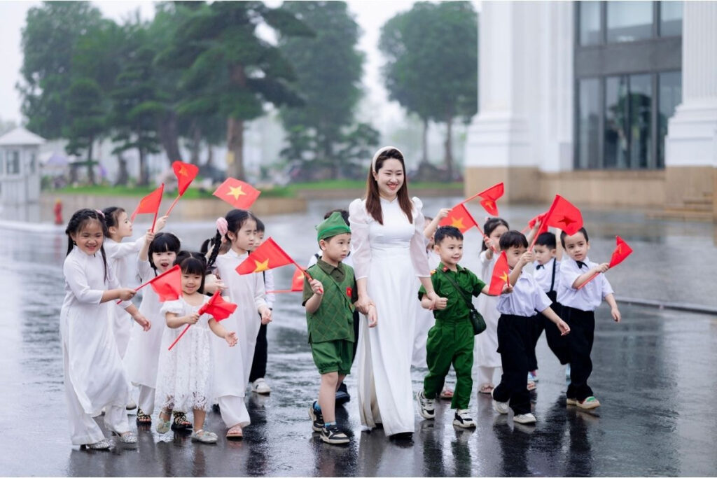 Tổng Hợp Mẫu Ảnh Kỷ Yếu Mầm Non Hot Nhất 2025 (Cập Nhật Xu Hướng) 3 Concept Chup Anh Ky Yeu Mam Non Ngay Hoi Hoa Trang 1 Concept Chụp Ảnh Kỷ Yếu Mầm Non Ngày Hội Hóa Trang