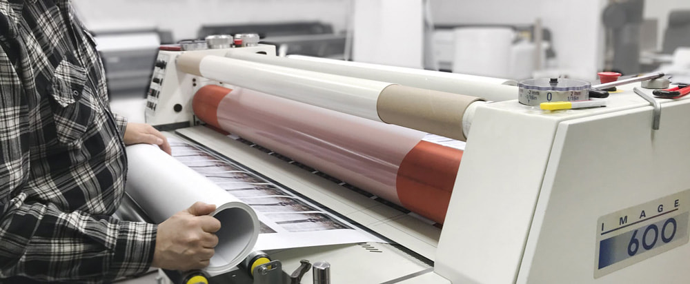 Cán Màng Là Gì? 9 Bí Mật Về Cán Bóng Và Cán Mờ Bạn Cần Biết 1 Can Mang La Gi 16 Cán Màng Là Gì? 9 Bí Mật Về Cán Bóng Và Cán Mờ Bạn Cần Biết | In Đồng Lợi | 1