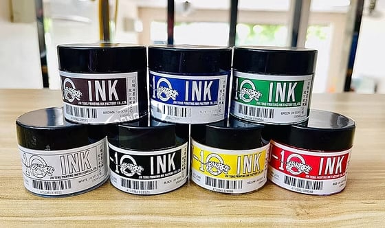 Mực Gốc Nước Và Mực Gốc Dầu Khác Nhau Như Thế Nào? 17 Muc Goc Nuoc Va Muc Goc Dau 23 Mực Gốc Nước Và Mực Gốc Dầu Khác Nhau Như Thế Nào? | In Đồng Lợi | 17