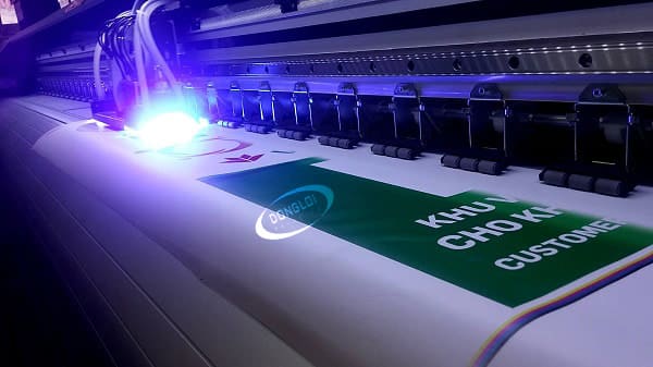 In Uv Là Gì? Công Nghệ In Cao Cấp Cho Bề Mặt Đặc Biệt 13 In Uv 14 In Uv Là Gì? Công Nghệ In Cao Cấp Cho Bề Mặt Đặc Biệt | In Đồng Lợi | 13