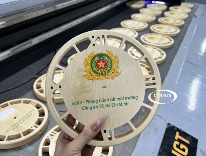 In Uv Là Gì? Công Nghệ In Cao Cấp Cho Bề Mặt Đặc Biệt 17 In Uv 210 In Uv Là Gì? Công Nghệ In Cao Cấp Cho Bề Mặt Đặc Biệt | In Đồng Lợi | 17