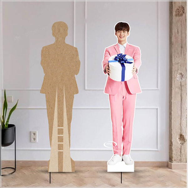 Standee Mô Hình – Giá Và Lưu Ý Khi Đặt In Chuẩn Kỹ Thuật | In Đồng Lợi | 15