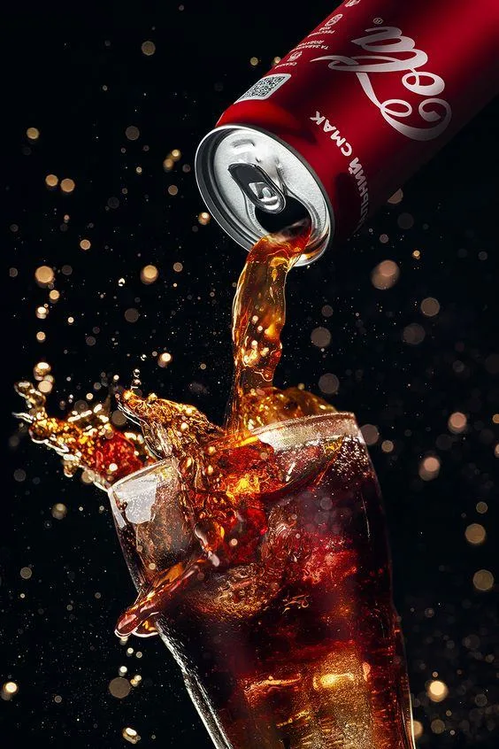 Ấn Phẩm Truyền Thông Là Gì? 4 Công Dụng Chính Của Ấn Phẩm Truyền Thông 8 An Pham Truyen Thong Coca Cola 3 1696641854 Ấn Phẩm Truyền Thông Là Gì? 4 Công Dụng Chính Của Ấn Phẩm Truyền Thông | In Đồng Lợi | 8